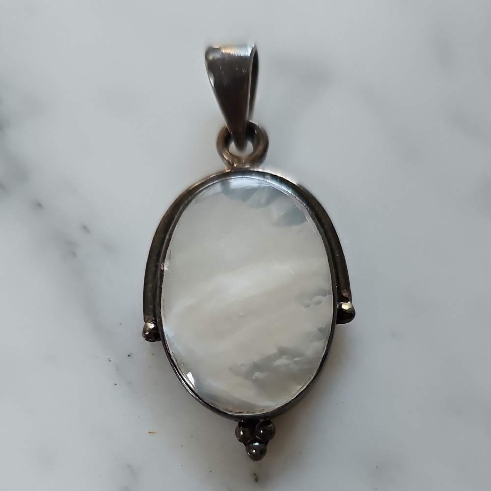 Vintage Sterling Silver Mother of Pearl Pendant